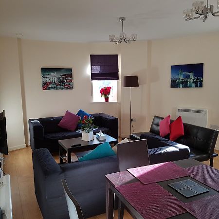 Two Bedrooms, Two Bath, Up To 3 Beds 1 Sofa - Slough Windsor Legoland Exterior foto